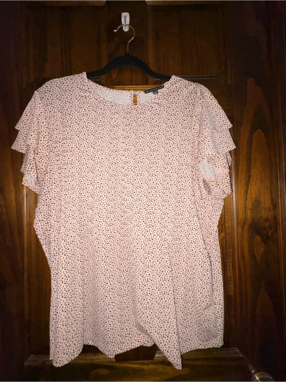 Adrianna Papell Women’s Beige Printed Ruffle Sleeve Top